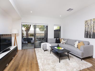 8A Knutsford  Avenue, Rivervale WA 6103