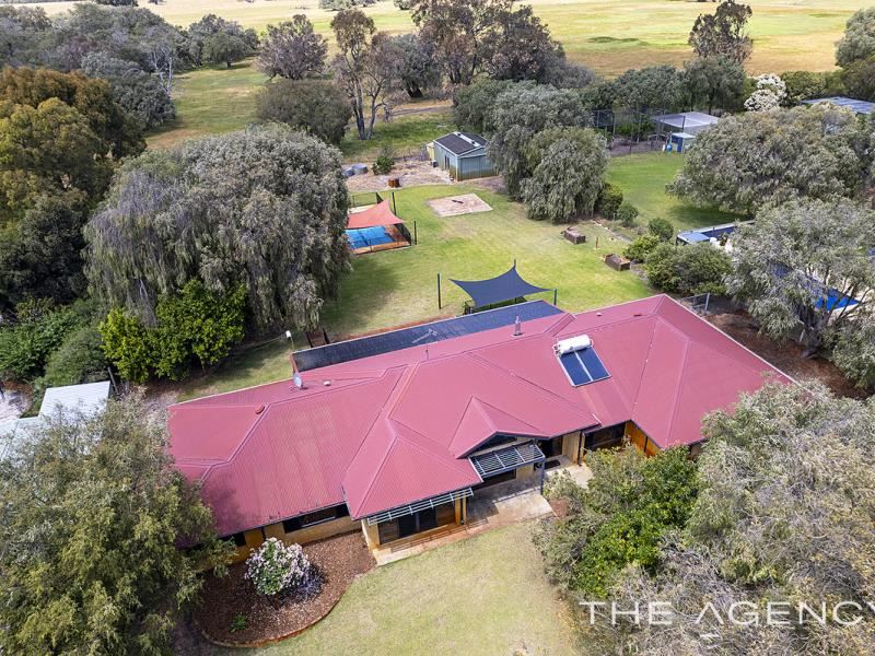 32 Country Road, Bovell