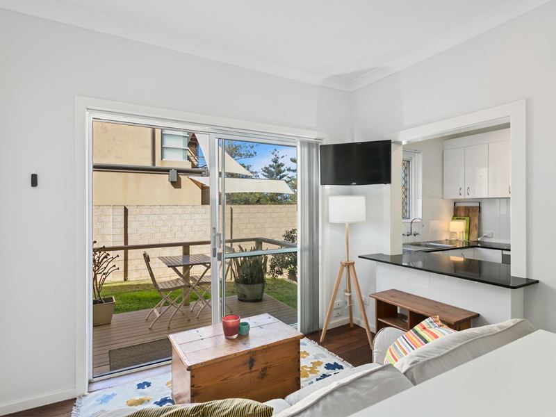 12/15 Eric Street, Cottesloe