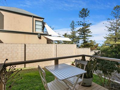 12/15 Eric Street, Cottesloe WA 6011