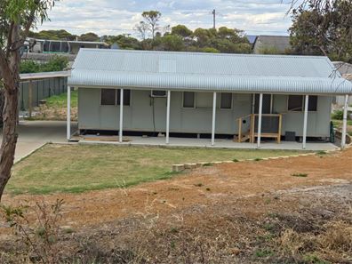 10 Douglas Street, Hopetoun WA 6348