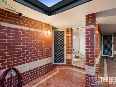 18 Woodhouse Circuit, Canning Vale WA 6155