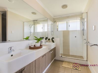 4 Catseye Crescent, Wellard WA 6170