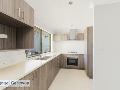 11/1 Humboldt Entrance, Aubin Grove WA 6164