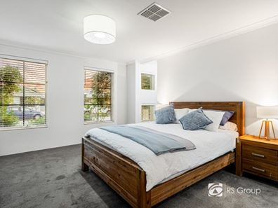 13 Padua Road, Piara Waters WA 6112