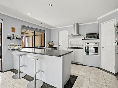 43 Montoro Drive, Port Kennedy WA 6172