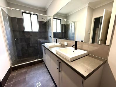15 Autumn Approach, Forrestfield WA 6058