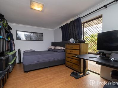8 Barge Court, Armadale WA 6112