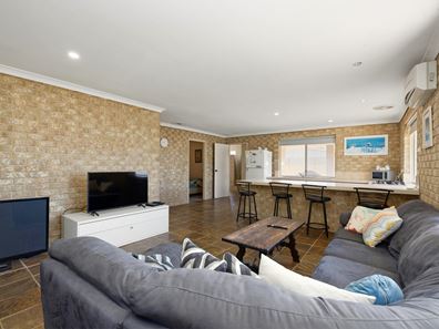 12 Cockram Street, Lancelin WA 6044