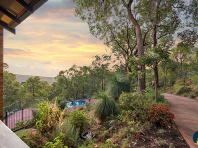 5 Beales Court, Roleystone WA 6111
