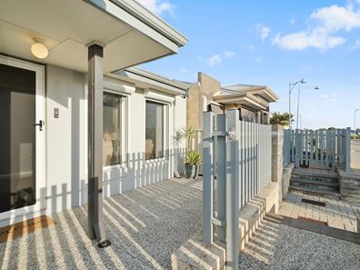 19 Yaramin Way, Golden Bay WA 6174