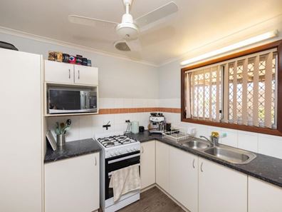 6 Peirl Way, Pegs Creek WA 6714