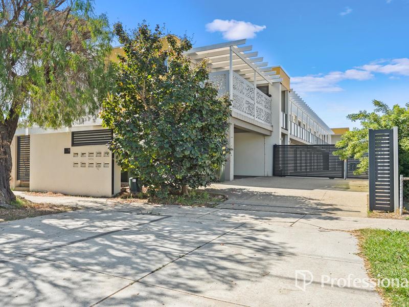 2/18 Mathoura Street, Midland