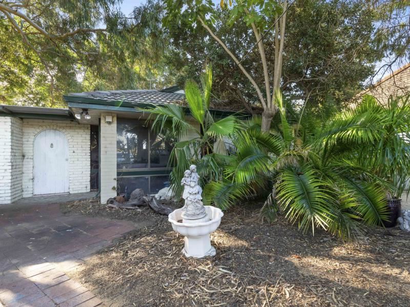 17 Currajong Crescent, Craigie WA 6025