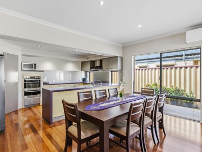 32 Courtland Crescent, Redcliffe WA 6104