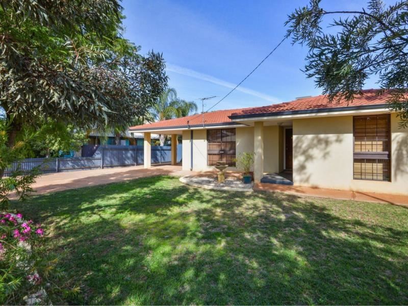 29 Hawkins Street, West Lamington WA 6430