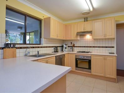 29 Hawkins Street, West Lamington WA 6430