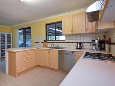 29 Hawkins Street, West Lamington WA 6430