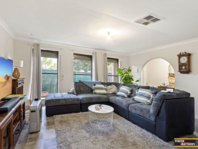 12 Coachwood Way, Maddington WA 6109