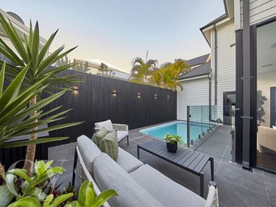 6 Heywood Lane, North Coogee WA 6163