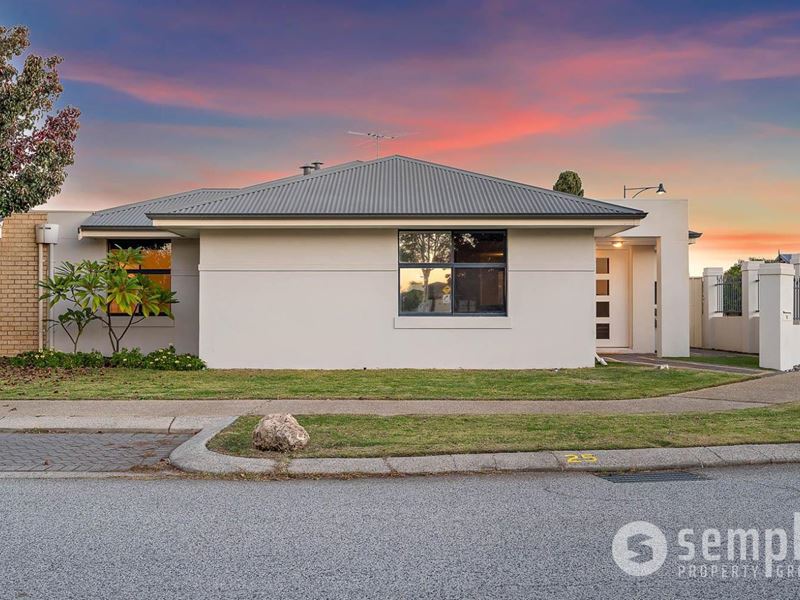 25 Yarra Promenade, Hammond Park WA 6164