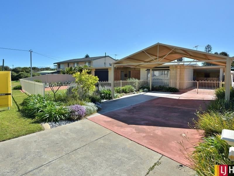 4A Oversby Street, Halls Head WA 6210