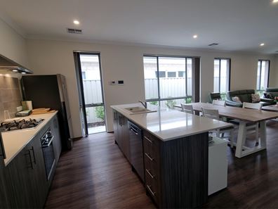 4 Serene Way, Yanchep WA 6035
