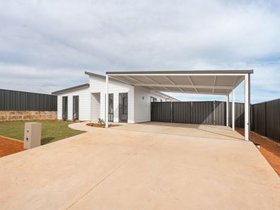 18 Viewpoint Mews, Drummond Cove WA 6532