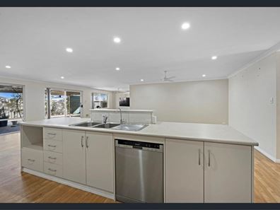 21 Piave Street, Wandina WA 6530