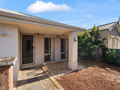 11 Bradshaw Crescent, Ellenbrook WA 6069