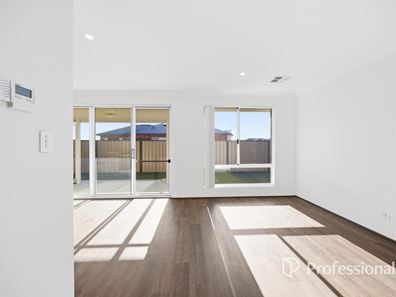 10 Kaolin Lane, Australind WA 6233