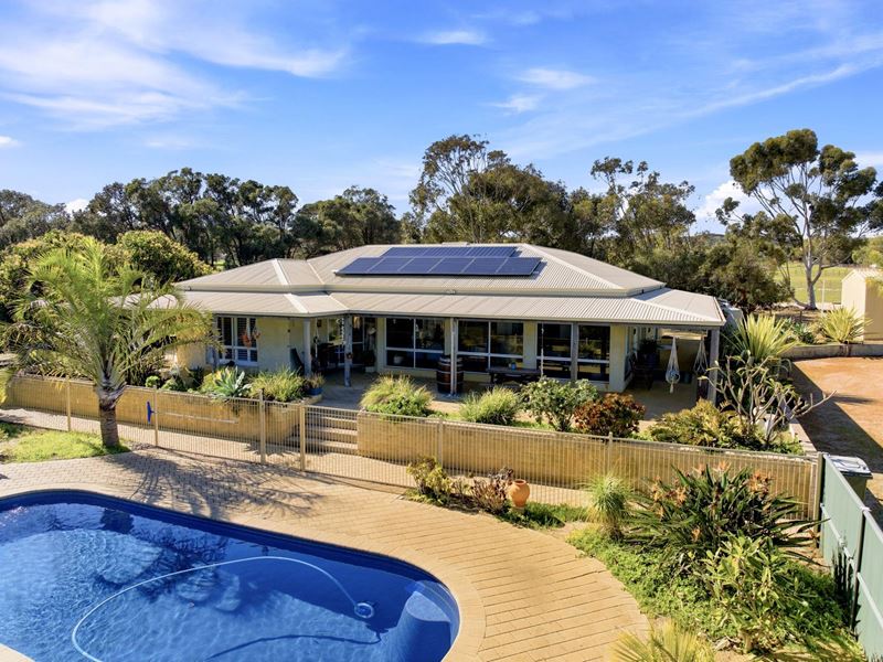 11 Stuart Road, Moresby WA 6530
