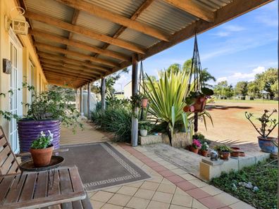 11 Stuart Road, Moresby WA 6530