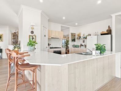 11 Stuart Road, Moresby WA 6530