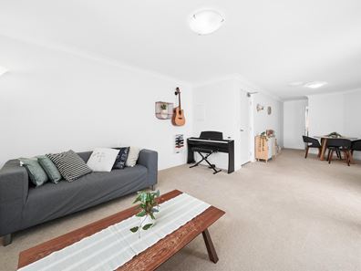25/18 Whitlock Road, Queens Park WA 6107