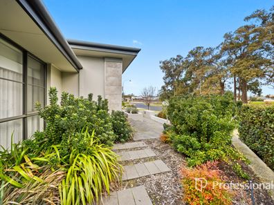 16 Chestnut Boulevard, Millbridge WA 6232