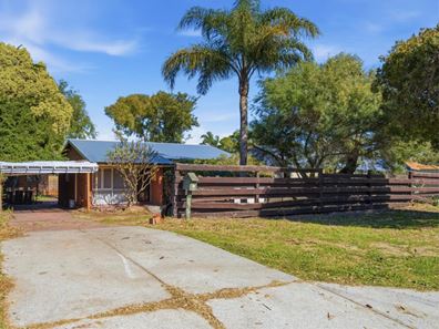 28 Derrington Crescent, Balga WA 6061