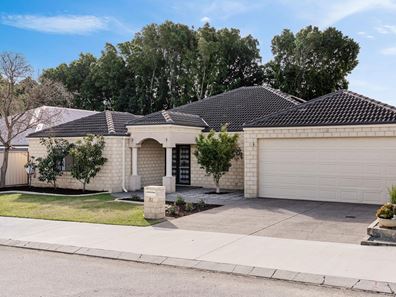 17 Westbury Lane, Madeley WA 6065