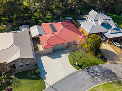 4 Prestwick Green, Meadow Springs WA 6210
