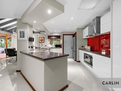 16 Bosworth Place, Leeming WA 6149