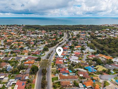 50 Peelwood Parade, Halls Head WA 6210