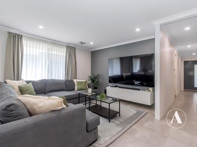 3 Charnwood Grove, Hilbert WA 6112