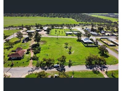 9 Linthorne Street , Mingenew WA 6522