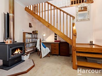 18 Yalgorup Court, Preston Beach WA 6215