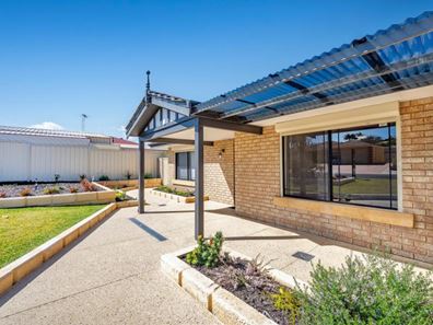 25 Staunton Rise, Halls Head WA 6210