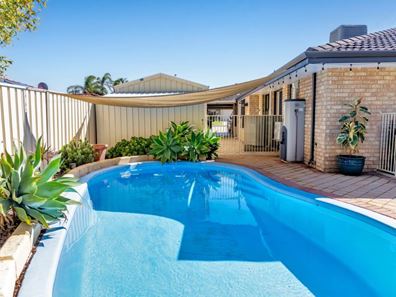 25 Staunton Rise, Halls Head WA 6210