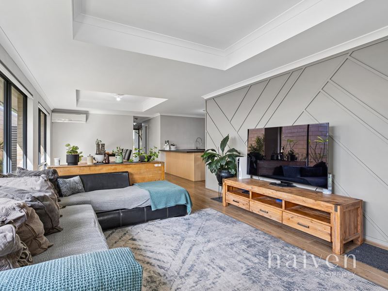 17 Bradshaw Crescent, Ellenbrook WA 6069