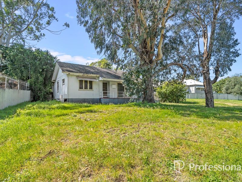 1 Wangalla Place, Koongamia WA 6056