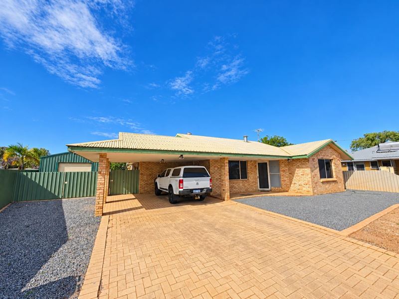 4 Houlahan Place, Carnarvon