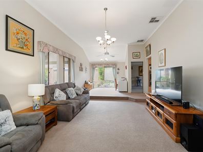 10 Alicia Gardens, Ballajura WA 6066